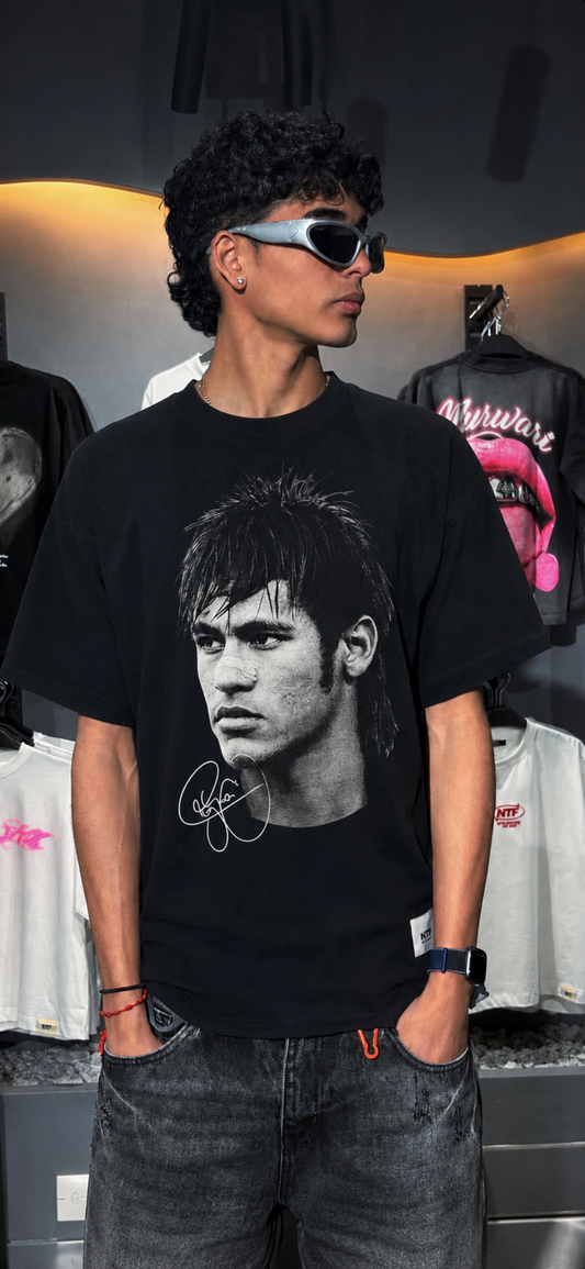 NEYMAR NEGRA BOXY TEE